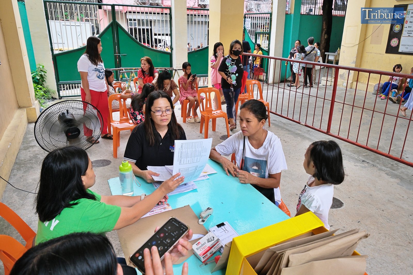 TRIBUNE-backtoschool-scenes